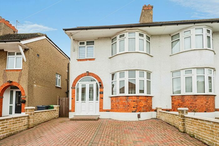 3 Bedroom Semi Detached House For Sale In Briar Hill Walk, Northampton, NN4