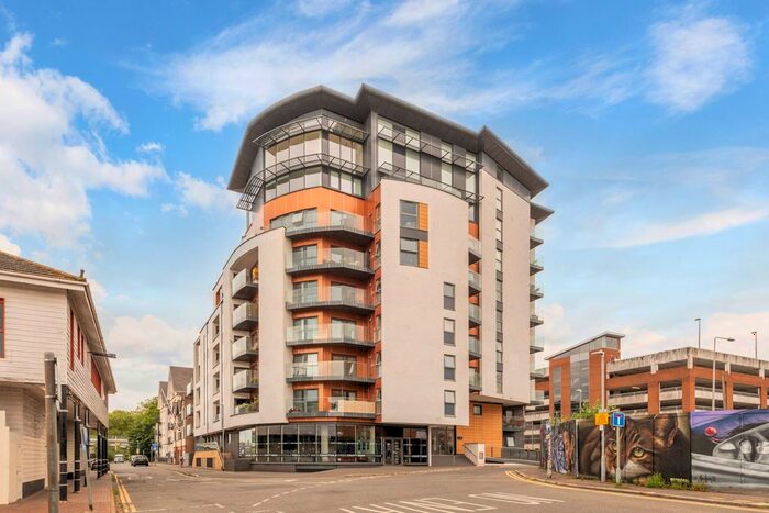 1 Bedroom Flat To Rent In Elder House, Water Lane, KT1