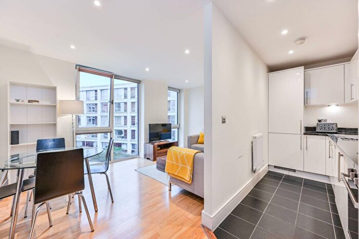 1 Bedroom Flat To Rent In Printers Road, Oval, London, SW9