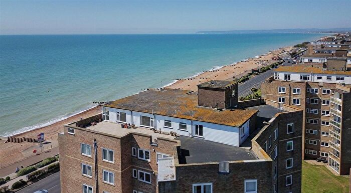 4 Bedroom Flat For Sale In West Parade, Bexhill, TN39