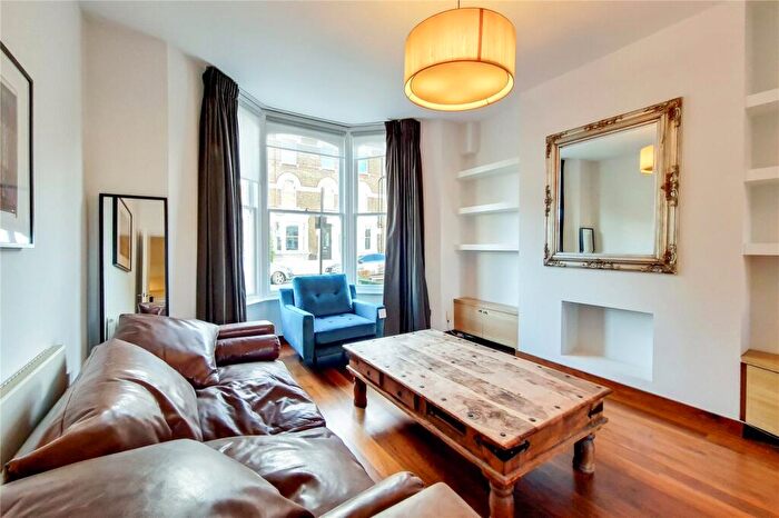 3 Bedroom Flat To Rent In Digby Crescent, Islington, N4