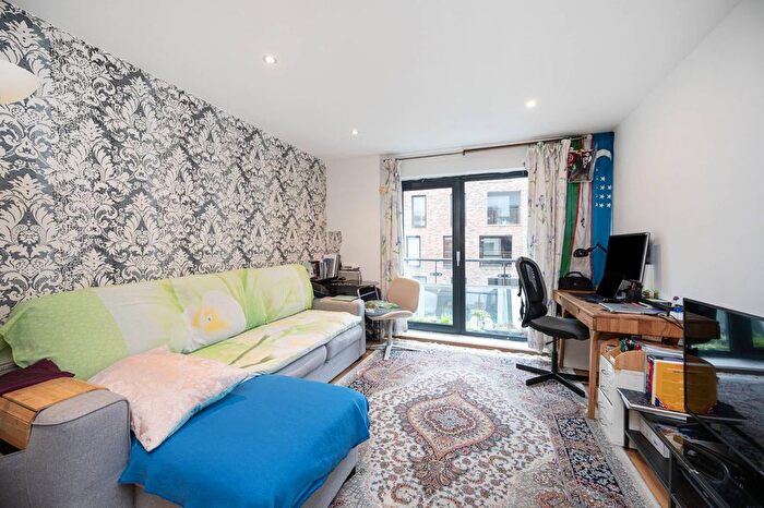 1 Bedroom Flat For Sale In Oliver Road, Leyton, London, E10