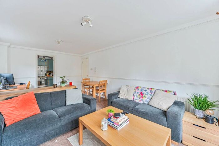 2 Bedroom Flat To Rent In Bakery Close, Oval, London, SW9