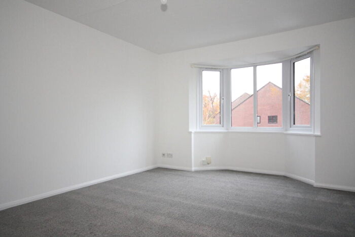 2 Bedroom Flat To Rent In Foxhills, Woking, GU21