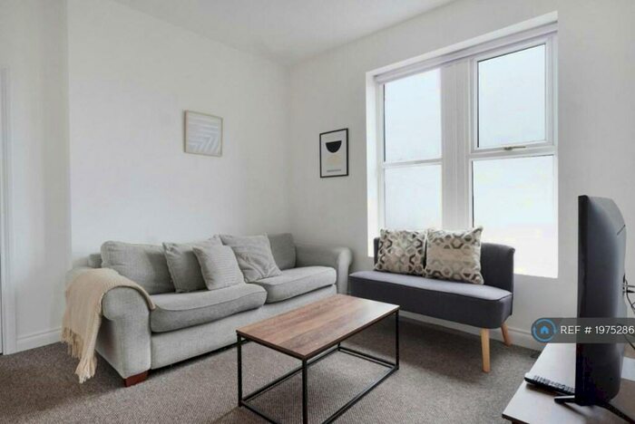 2 Bedroom Flat To Rent In Arnside Crescent, Morecambe, LA4