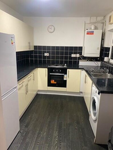 3 Bedroom Terraced House To Rent In Kimbolton Avenue, Lenton, Nottingham, NG7