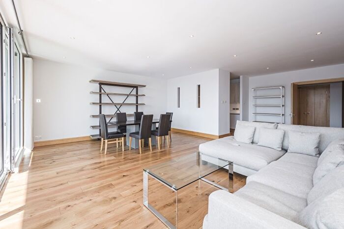 3 Bedroom Flat To Rent In Grosvenor Road, London, SW1V