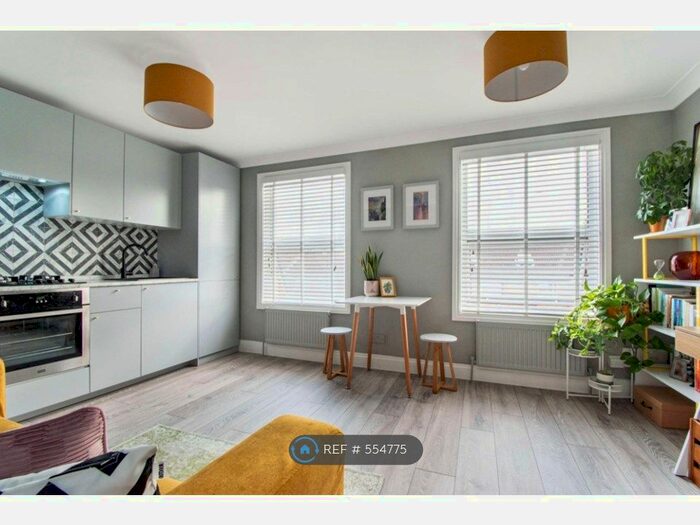 1 Bedroom Flat To Rent In Rutland Walk, London, SE6