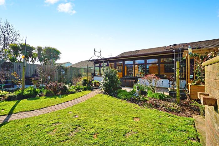 3 Bedroom Semi-Detached Bungalow For Sale In Somerville Close, Willand, Cullompton, EX15