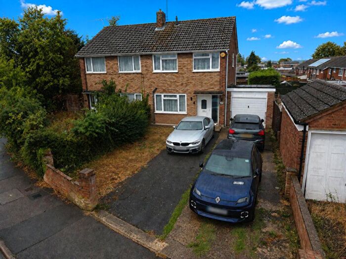 3 Bedroom Semi Detached House For Sale In Kinross Crescent, Luton, Bedfordshire, LU3