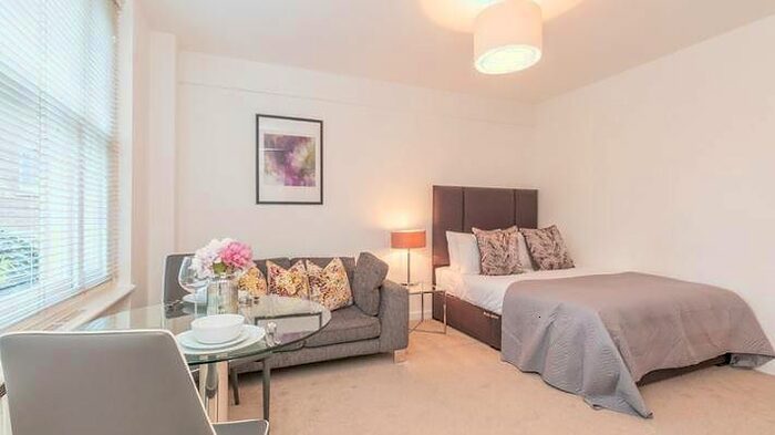Studio To Rent In Hamlet Gardens, Ravenscourt, Stanford Brook, Hammersmith, London W6