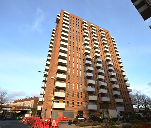 1 Bedroom Flat To Rent In Hannaford Walk, Tower Hamlets, E3