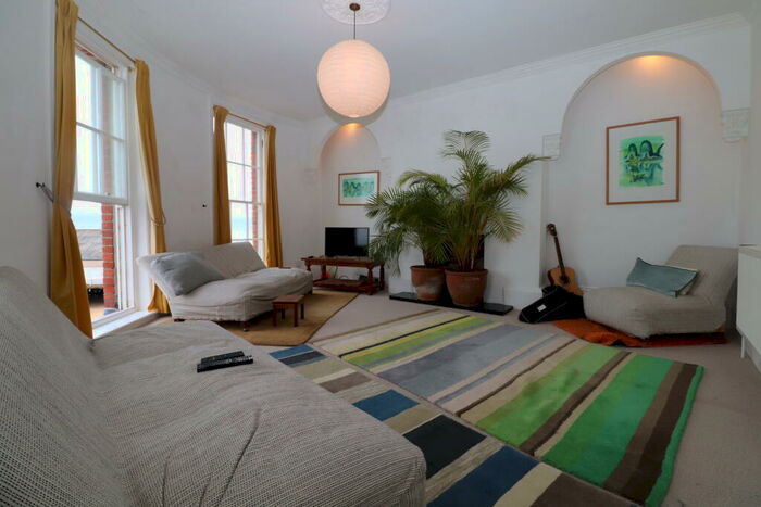 3 Bedroom Maisonette To Rent In The Parade, Walton On The Naze, CO14