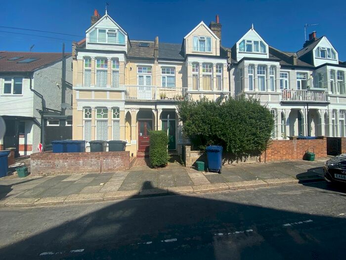 Studio To Rent In Nemoure Road, Acton, W3