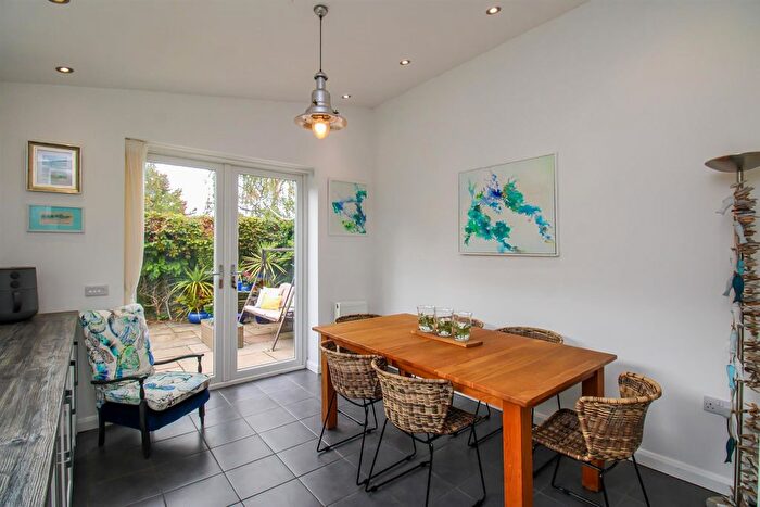4 Bedroom Detached Bungalow For Sale In The Russets, Sandal, Wakefield, WF2
