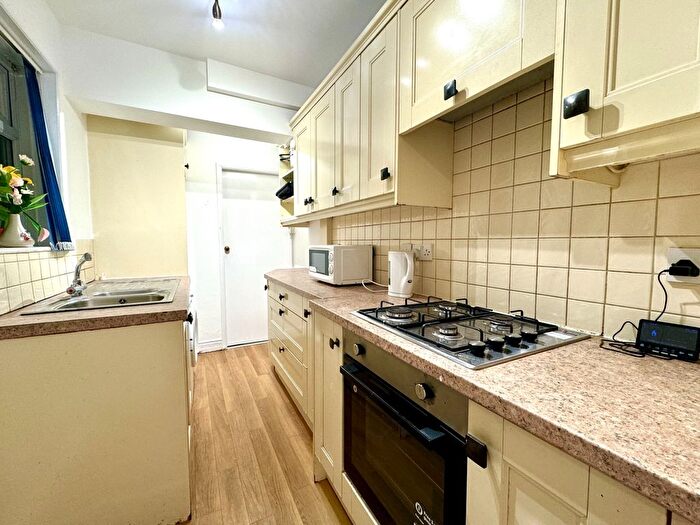 3 Bedroom Terraced House To Rent In Valley Road, Sheffield, South Yorkshire, S8