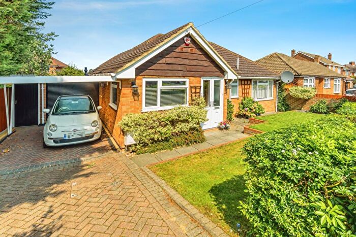 3 Bedroom Bungalow For Sale In Gladeside, Croydon, CR0