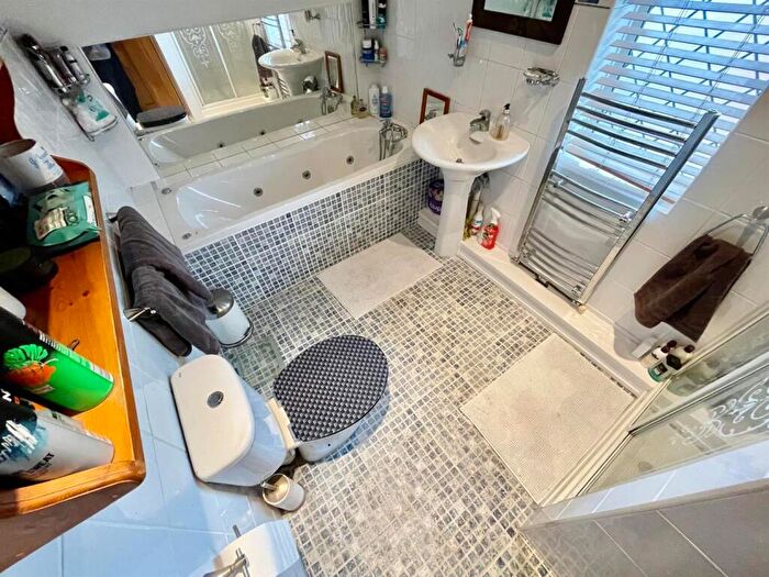 3 Bedroom Detached House For Sale In Paddington Grove, Bournemouth, BH11