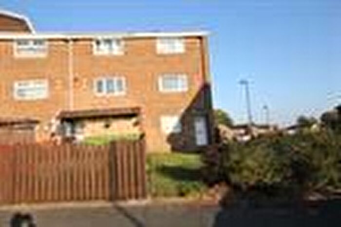3 Bedroom Town House To Rent In Bromley Gardens, Wallsend, NE28