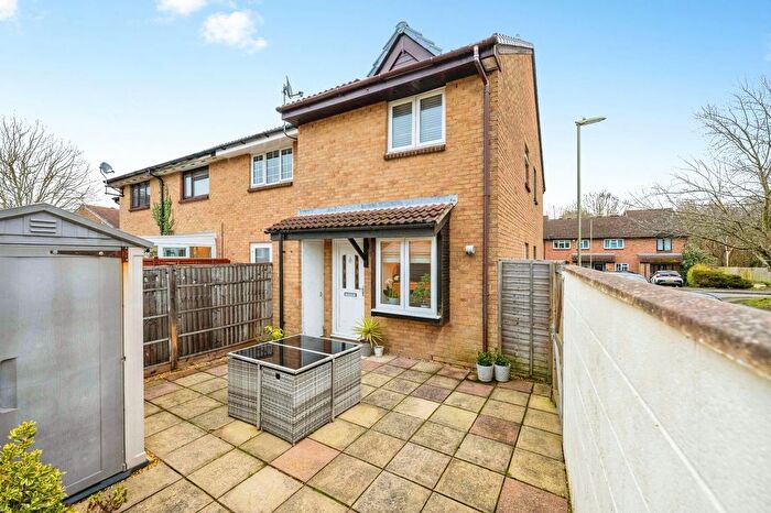 1 Bedroom End Terrace House For Sale In Gatcombe, Netley Abbey, Southmapton, SO31