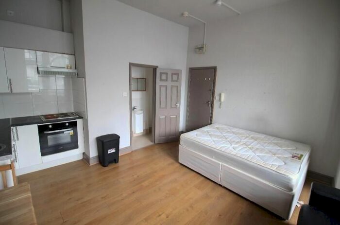 Studio To Rent In Glenilla Road, London, NW3