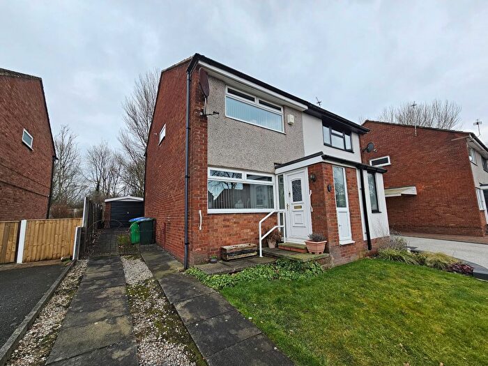 2 Bedroom Semi-Detached House For Sale In Cherwell Avenue, Heywood, OL10