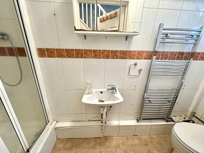 4 Bedroom Terraced House To Rent In Halsway, Hayes, UB3