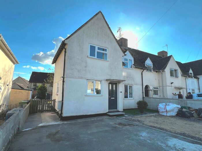 4 Bedroom House To Rent In Springfield Road, Cirencester, Gloucestershire, GL7
