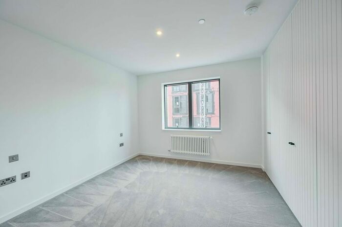 1 Bedroom Flat To Rent In Calville House, Brentford, London, TW8