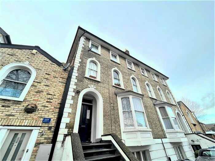 2 Bedroom Flat To Rent In Merton Road, Wimbledon, London, SW19
