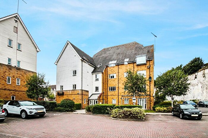 2 Bedroom Flat To Rent In Compass Court, Waterside, Gravesend, Kent, DA11