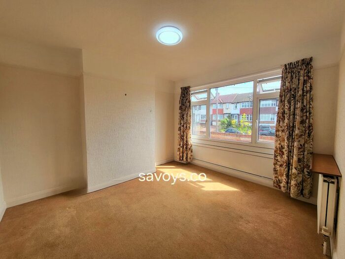 2 Bedroom Maisonette To Rent In Lynmouth Avenue, Morden, SM4