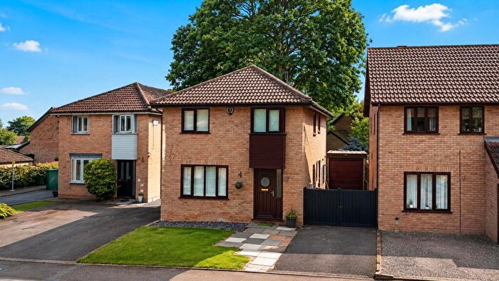 4 Bedroom Detached House For Sale In Berkeley Close, Cliftonville, Northampton, NN1