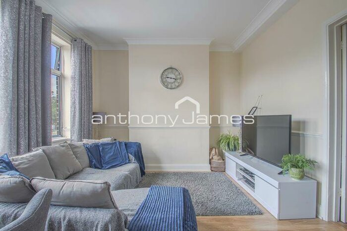 1 Bedroom Flat To Rent In Lingfield Crescent, London, SE9