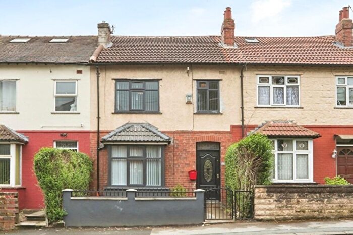 3 Bedroom Terraced House For Sale In Potternewton Lane, Leeds, LS7