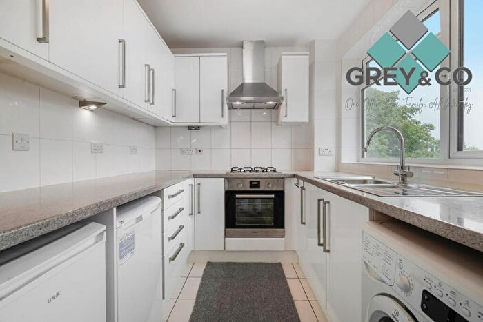 2 Bedroom Flat To Rent In Accadia Court, Blackbird Hill, London, NW9