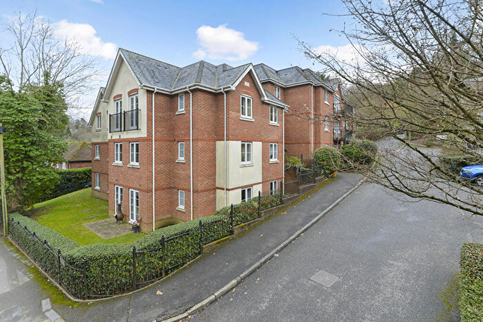 2 Bedroom Flat For Sale In Charterhouse Road, Godalming, Surrey, GU7