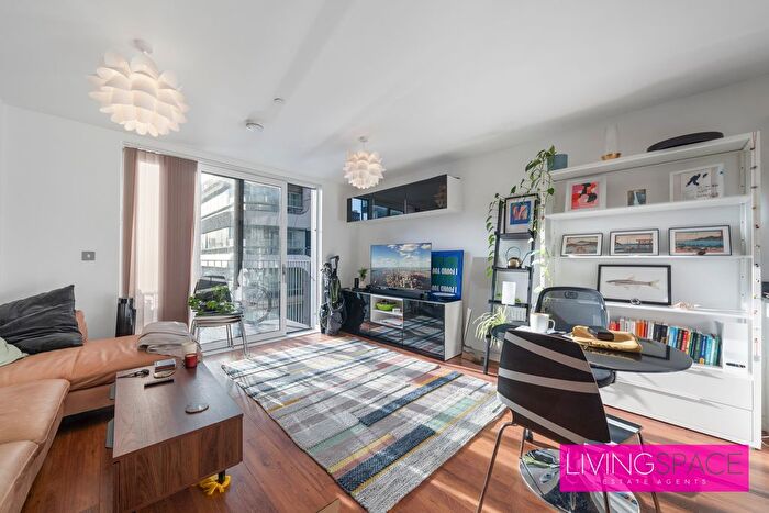 1 Bedroom Flat To Rent In City Road, Clerkenwell, EC1V