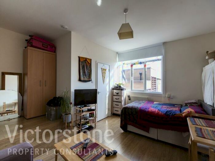 Studio To Rent In Mount View Road, Finsbury, London, N4