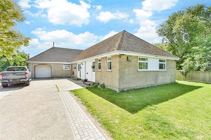 4 Bedroom Bungalow For Sale In Cellar Hill, Lynsted, Sittingbourne, Kent, ME9