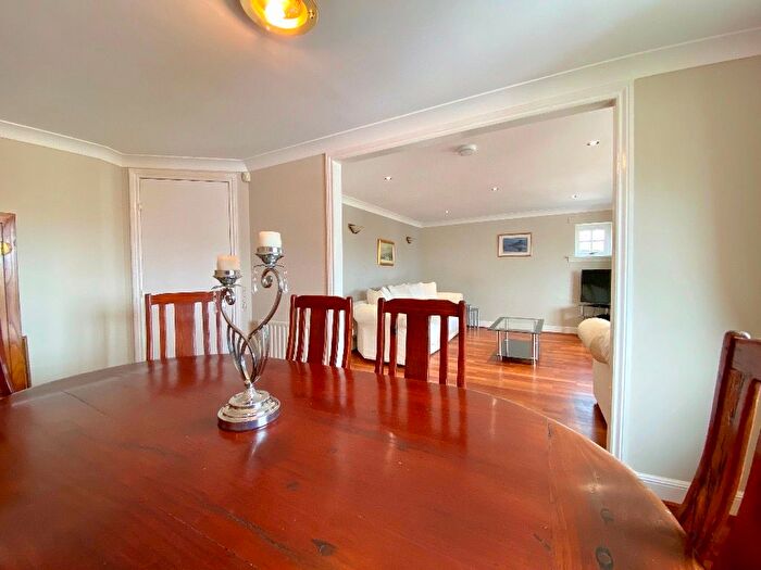 3 Bedroom Flat To Rent In St Andrews Square, City Centre, Glasgow, G1