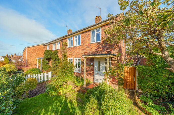 3 Bedroom Semi-Detached House To Rent In Baillie Road, Guildford, GU1