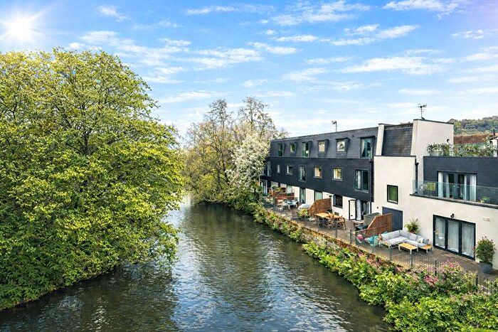 1 Bedroom Apartment For Sale In Flambard Way, Godalming, Surrey, GU7