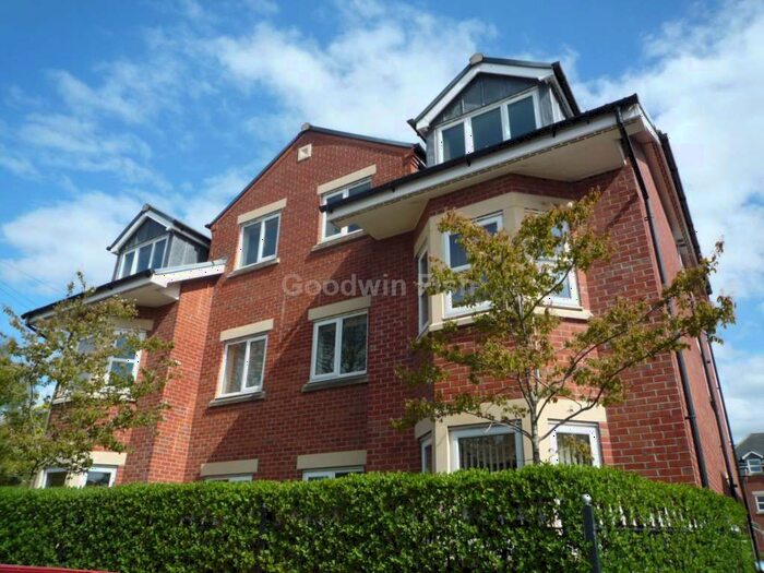 2 Bedroom Flat To Rent In Provender Close, Broadheath, WA14