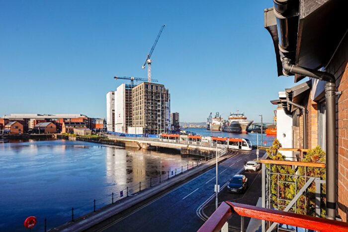 2 Bedroom Flat To Rent In Rennies Isle, The Shore, Edinburgh, EH6