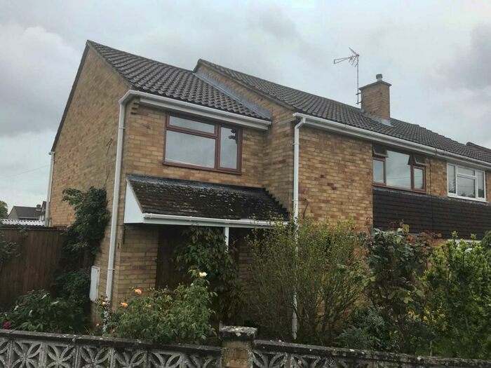 4 Bedroom Semi-Detached House To Rent In Evans Road, Eynsham, OX29