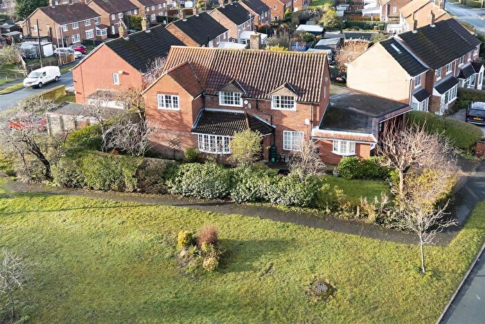 4 Bedroom Detached House For Sale In The Oval, Brough, HU15