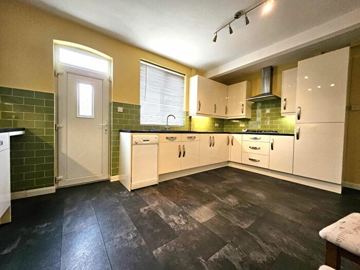 3 Bedroom Semi-Detached House To Rent In Masefield Road, Doncaster, DN2