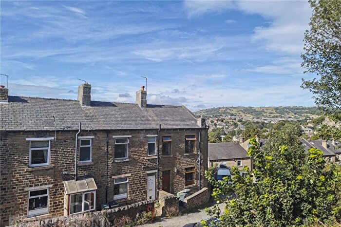 3 Bedroom Terraced House To Rent In Cliffe End Road, Huddersfield, West Yorkshire, HD3