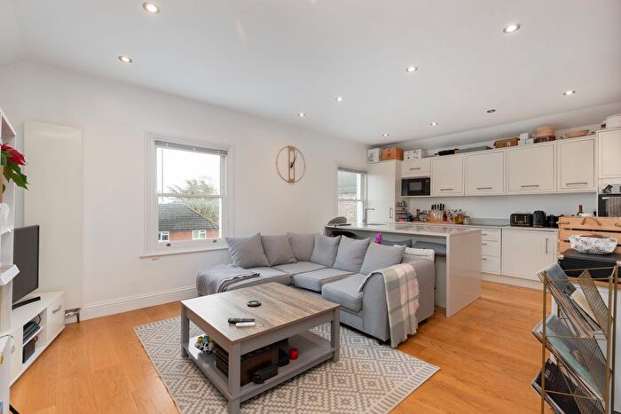 2 Bedroom Flat To Rent In Ridgway, London, SW19